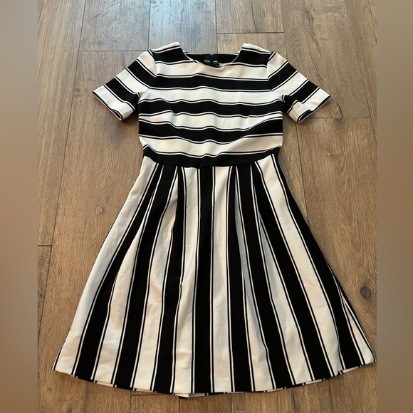 LOFT Striped Flare Black and White Dress 4P Petite Office Fit and Flare - Picture 8 of 15